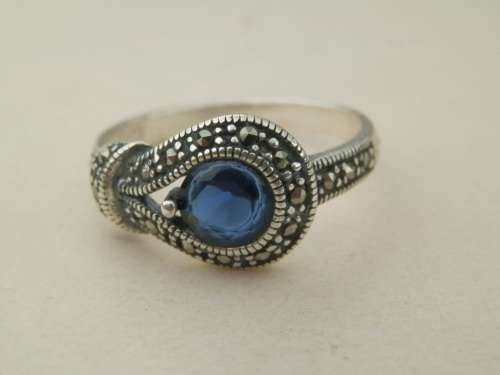 Gorgeous sterling silver ring - weight 3.2 g.  Thirty (30) days to pay