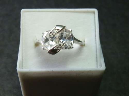 Fabulous sterling silver ring - weight 5.6 g.