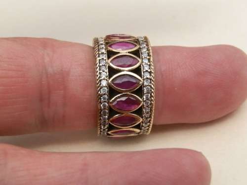 Magnificent sterling silver ruby ring - weight 8.1 g.
