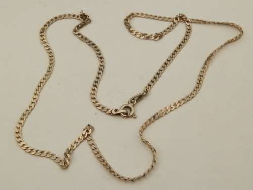 Gorgeous SOLID 9 ct gold necklace - weight 3.7 g.  Thirty (30) days to pay.