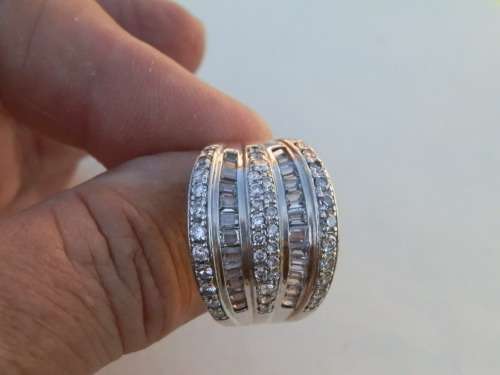 Stunning SOLID sterling silver ring - weight 7.9 g.  Thirty (30) days to pay