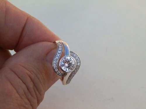 Awesome SOLID sterling silver ring - weight 2.5 g.