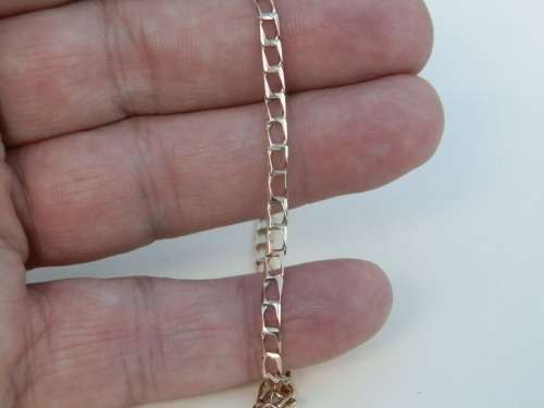 Lovely SOLID 9 ct gold bracelet.  Thirty (30) days to pay