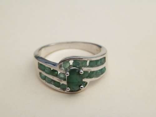 Awesome SOLID sterling silver natural emerald ring - weight 3.8 g.  Thirty (30) days to pay