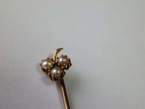 Elegant old 9 ct gold seed pearl pin - thirty (30) days to pay