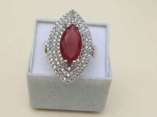 Elegant solid sterling silver ring - weight 7.2 g.  Thirty (30) days to pay