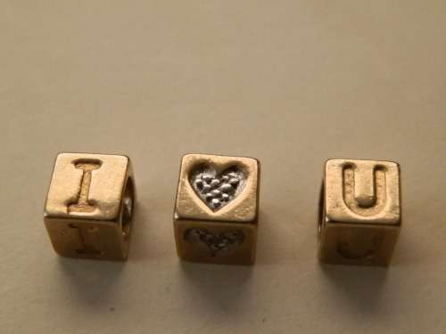 Awesome solid 9 ct gold charms - weight 2.3 g.  Thirty (30) days to pay
