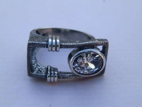 Exquisite solid sterling silver ring - weight 8.7 g.  Thirty (30) days to pay