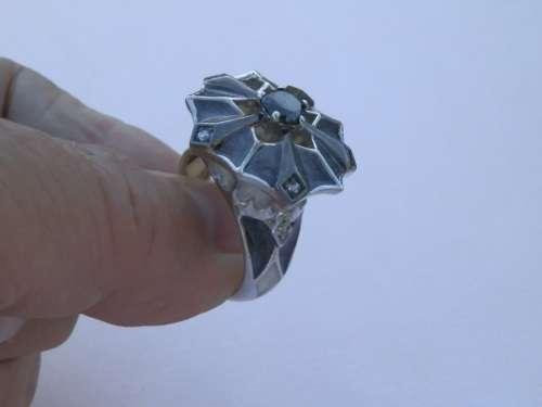 Stunning solid sterling silver ring - weight 9.5 g.  Thirty (30) days to pay