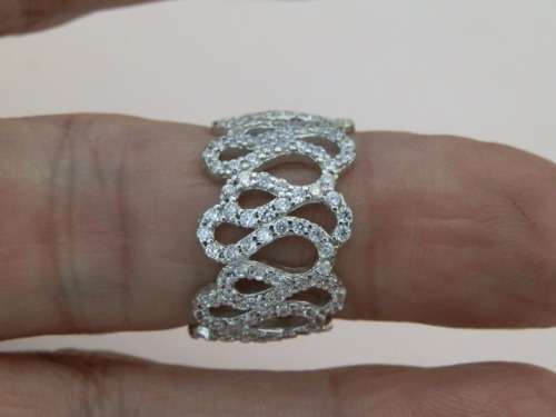 Sparkling solid sterling silver ring - weight 4.3 g.