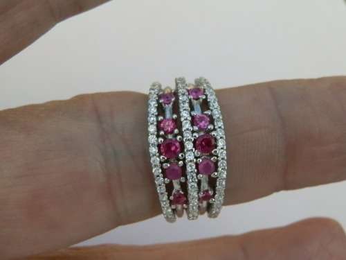 Gorgeous solid sterling silver ruby ring - weight 5.2 g.
