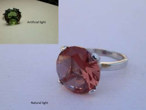 SALE!!  Amazing solid sterling silver color-shifting Zultanite ring - weight 6.8 g.