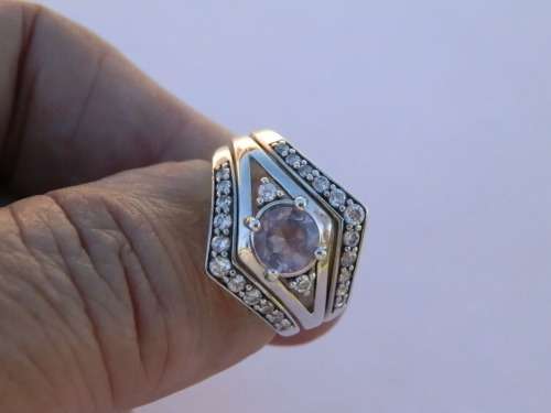 Elegant solid sterling silver ring set - weight 4.5 g.  Thirty (30) days to pay