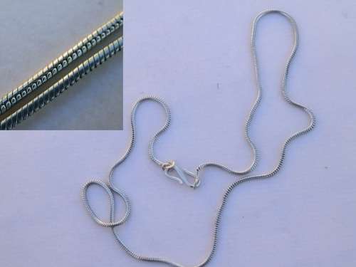 Awesome solid sterling silver necklace - weight 11.3 g.