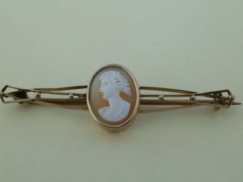 Lovely vintage 9 ct gold cameo brooch - weight 2.8 g.