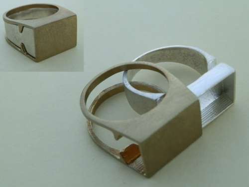 Fascinating sterling silver ring with a secret compartment - weight 10 g.