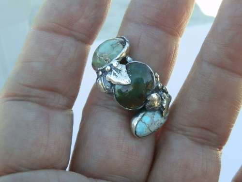 Exquisite solid sterling silver free style ring - weight 8.9 g.