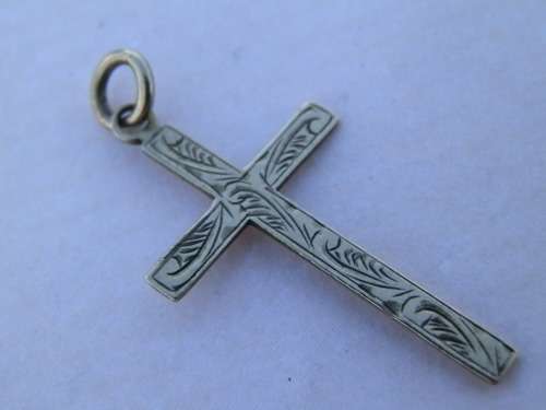 Adorable vintage solid 9 ct gold cross pendant - weight 0.6 g.
