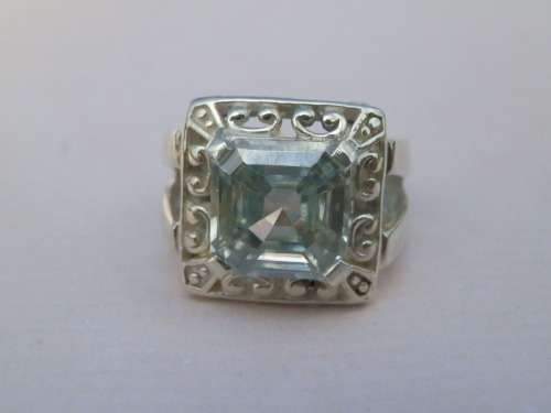 Magnificent solid sterling silver fancy blue diamond ring - weight 10 g.  Thirty (30) days to pay