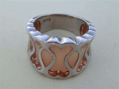 Striking and unique sterling silver ring - weight 7.5 g.