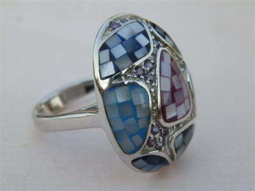 Fabulous solid sterling silver mother of pearl ring - 9.6 g.