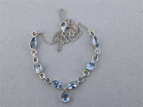 Sparkling solid sterling silver aquamarine necklace - weight 14.5 g.