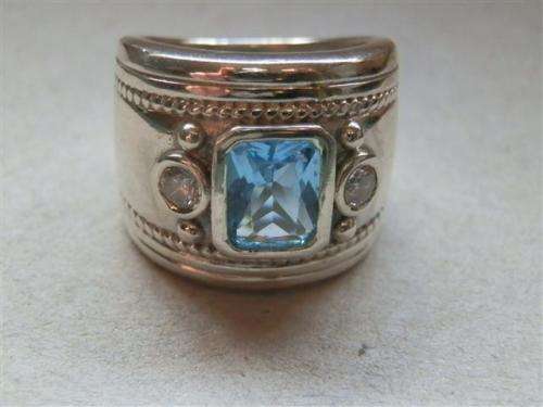 Spectacular heavy solid sterling silver ring - weight 14.62 g.