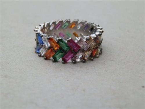 Gorgeous solid sterling silver multi-gem ring - weight 4.89 g.