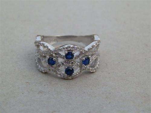 Awesome solid sterling silver ring - weight 4.59 g.