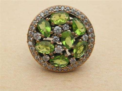 Sparkling sterling silver ring - weight 8.80 g.