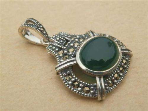 Awesome solid sterling silver pendant - weight 5.55 g.