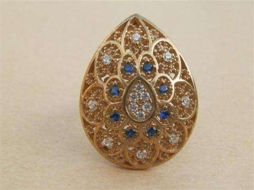 Fantastic sterling silver blue sapphire ring - weight 10.47 g.