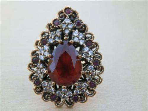 Marvelous sterling silver ruby ring - weight 16.6 g.