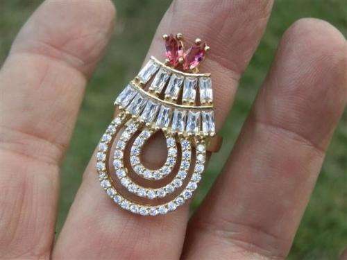 Sparkling sterling silver ring - weight 6.92 g.