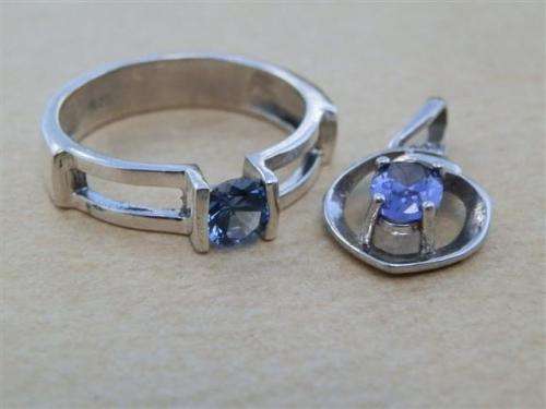 Awesome solid sterling silver ring and pendant combo - weight 4.98 g.