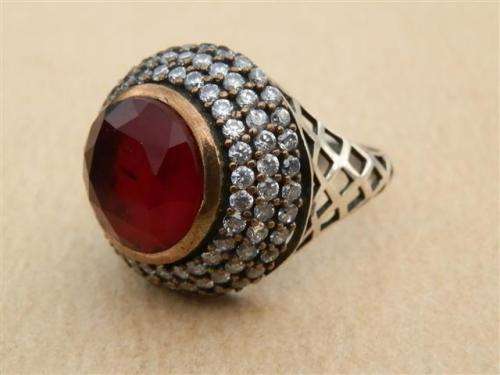 Alluring sterling silver ring - weight 12.03 g.