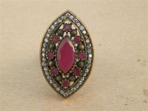 Fascinating sterling silver ruby ring - weight 8.51 g.