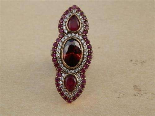 Gorgeous sterling silver ruby ring - weight 13.66 g.