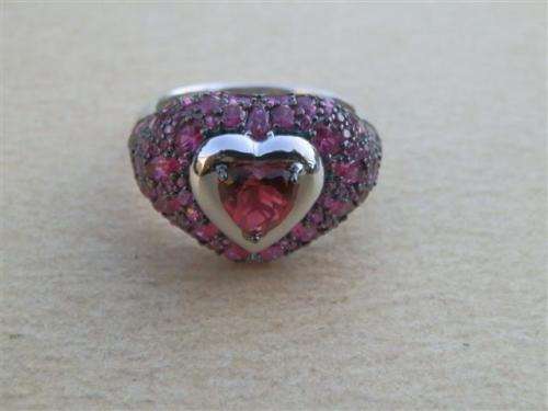 Magnificent solid sterling silver ruby ring - weight 6.78 g.