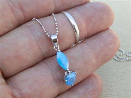 Beautiful solid sterling silver ring and necklace combo - weight 3.23 g.