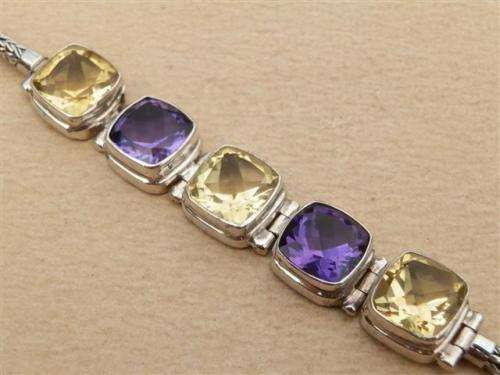 Magnificent solid sterling silver bracelet - weight 22.12 g.