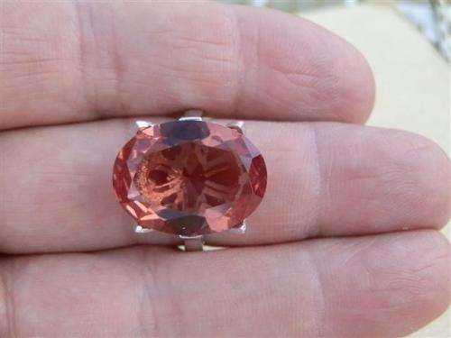 Exquisite solid sterling silver color changing Zultanite ring - weight 7.43 g.