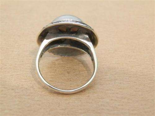 Stunning solid sterling silver real mabe ring - weight 8.34 g.