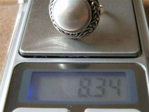 Stunning solid sterling silver real mabe ring - weight 8.34 g.