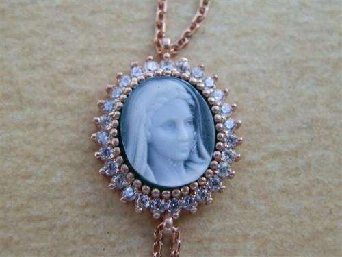 Charming solid sterling silver cameo bracelet - weight 2.69 g.