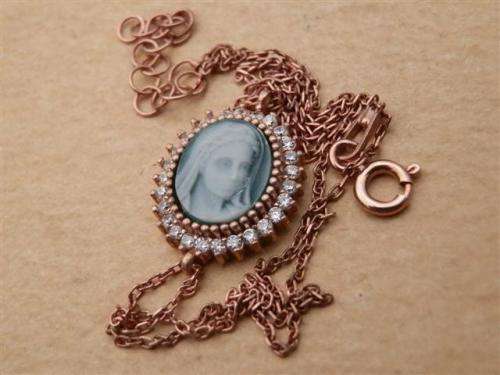 Charming solid sterling silver cameo bracelet - weight 2.69 g.