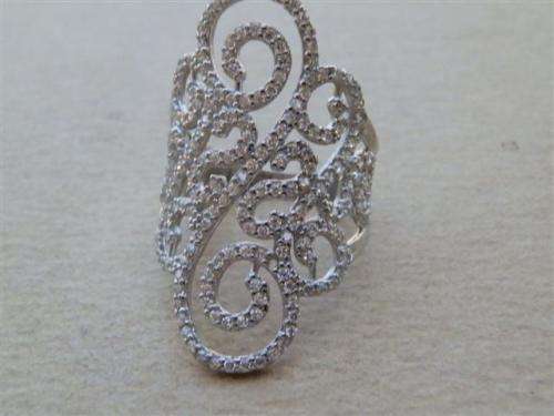 Magnificent solid sterling silver topaz fancy ring - weight 4.59 g.