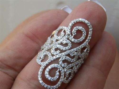 Magnificent solid sterling silver topaz fancy ring - weight 4.59 g.