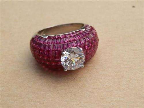 Spectacular solid sterling silver ruby and topaz ring - weight 9.32 g.
