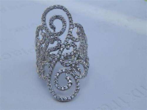 Magnificent solid sterling silver topaz fancy ring - weight 4.59 g.